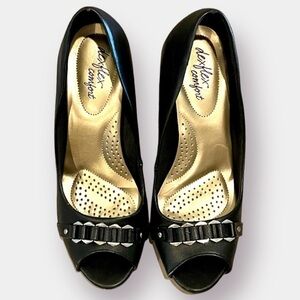 Dexflex Comfort Black High Heels with Silver Toned Hardware Size 8.5